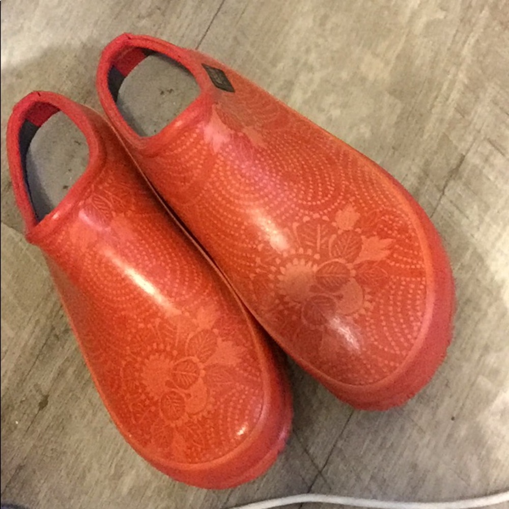Bogs yard shoes